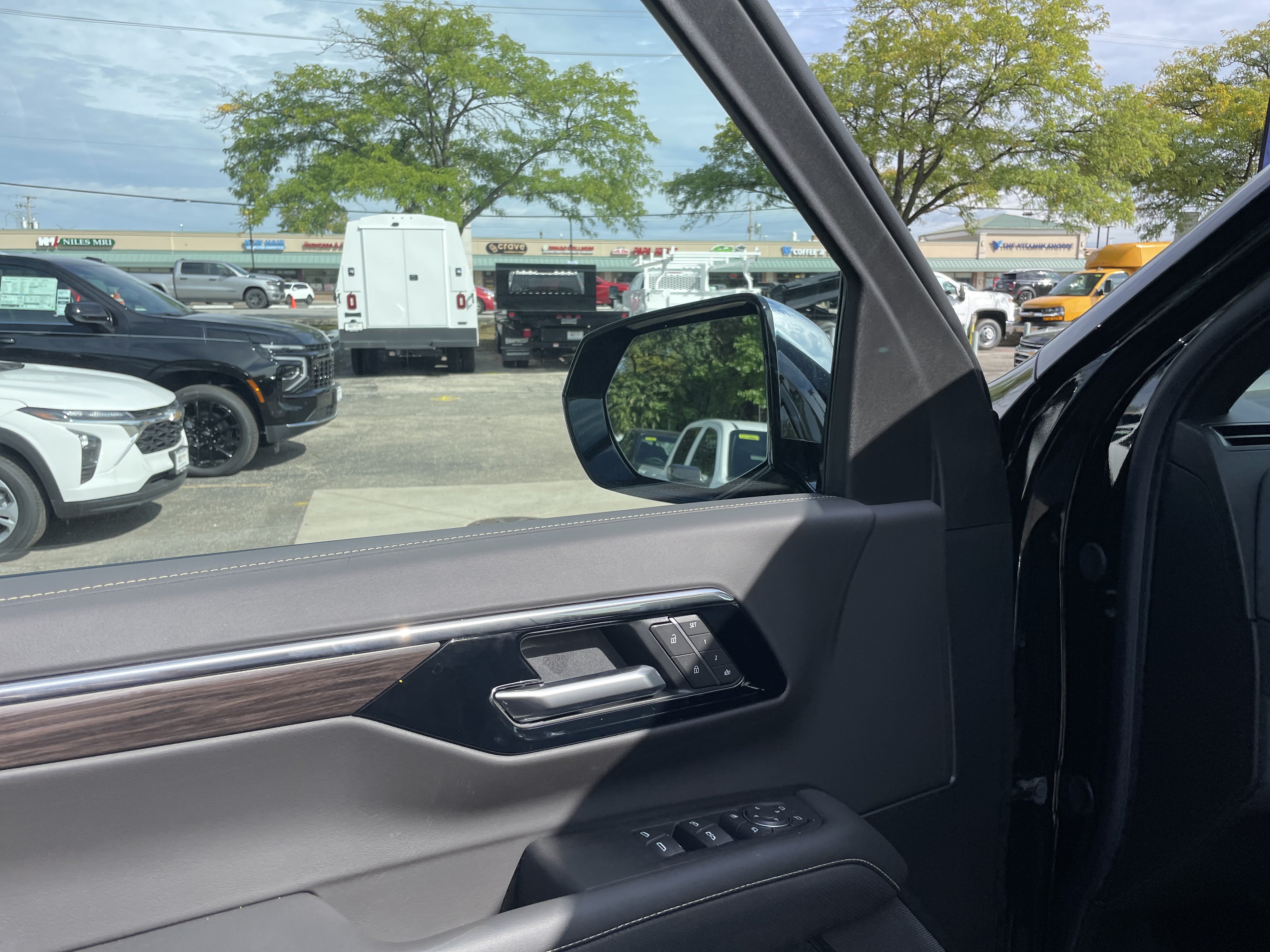 New 2026 Chevrolet Suburban Premier w/ Sun And Tow Package AWD/4WD image 12