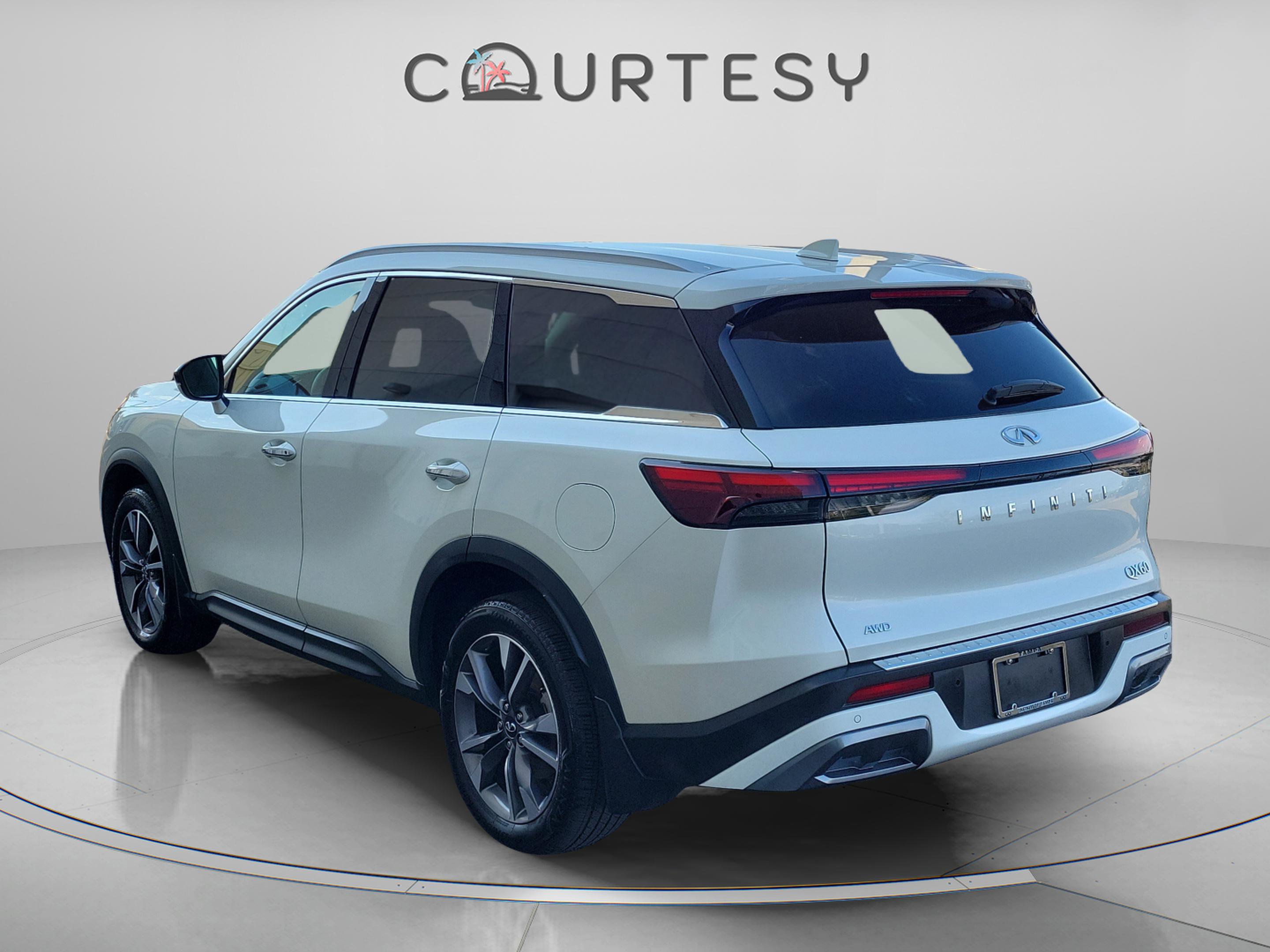 Used 2022 INFINITI QX60 Luxe w/ Cargo Package image 3