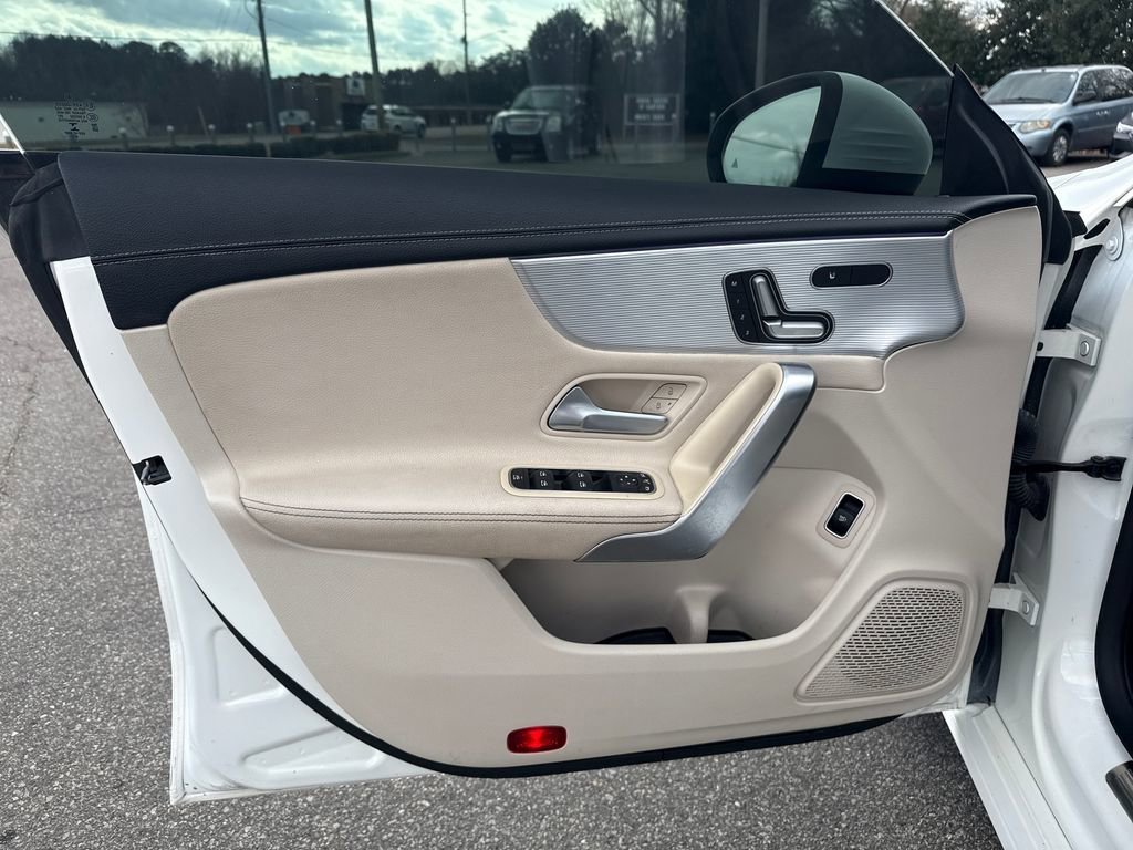 Used 2021 Mercedes-Benz CLA 250 image 12