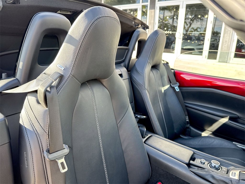 Used 2022 MAZDA MX-5 Miata Grand Touring w/ Weather Package image 21