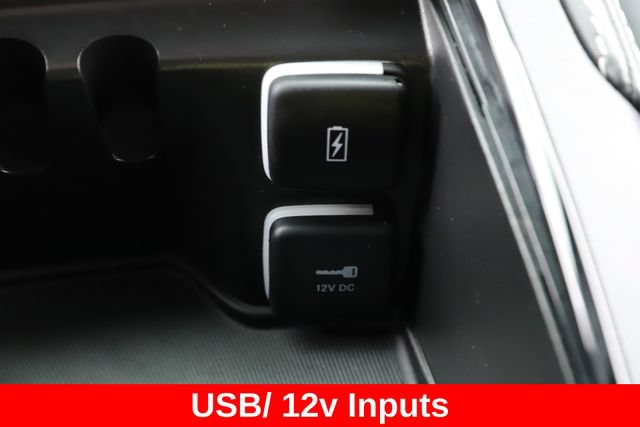 Used 2024 Chrysler Pacifica Premium FWD image 27