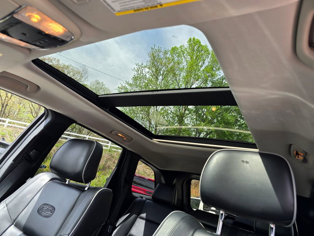 Used 2013 Jeep Grand Cherokee Overland w/ Advance Technology Group image 10