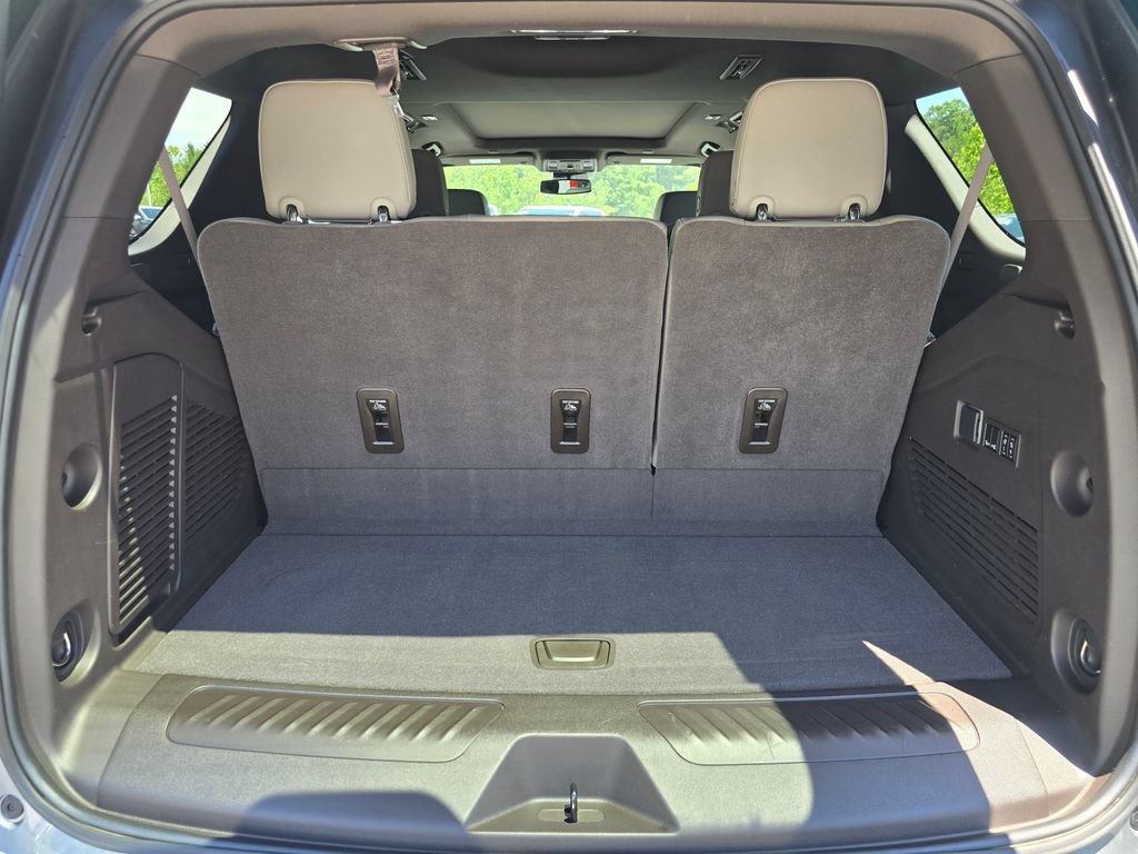 Certified 2023 GMC Yukon SLT w/ SLT Luxury Package RWD image 15