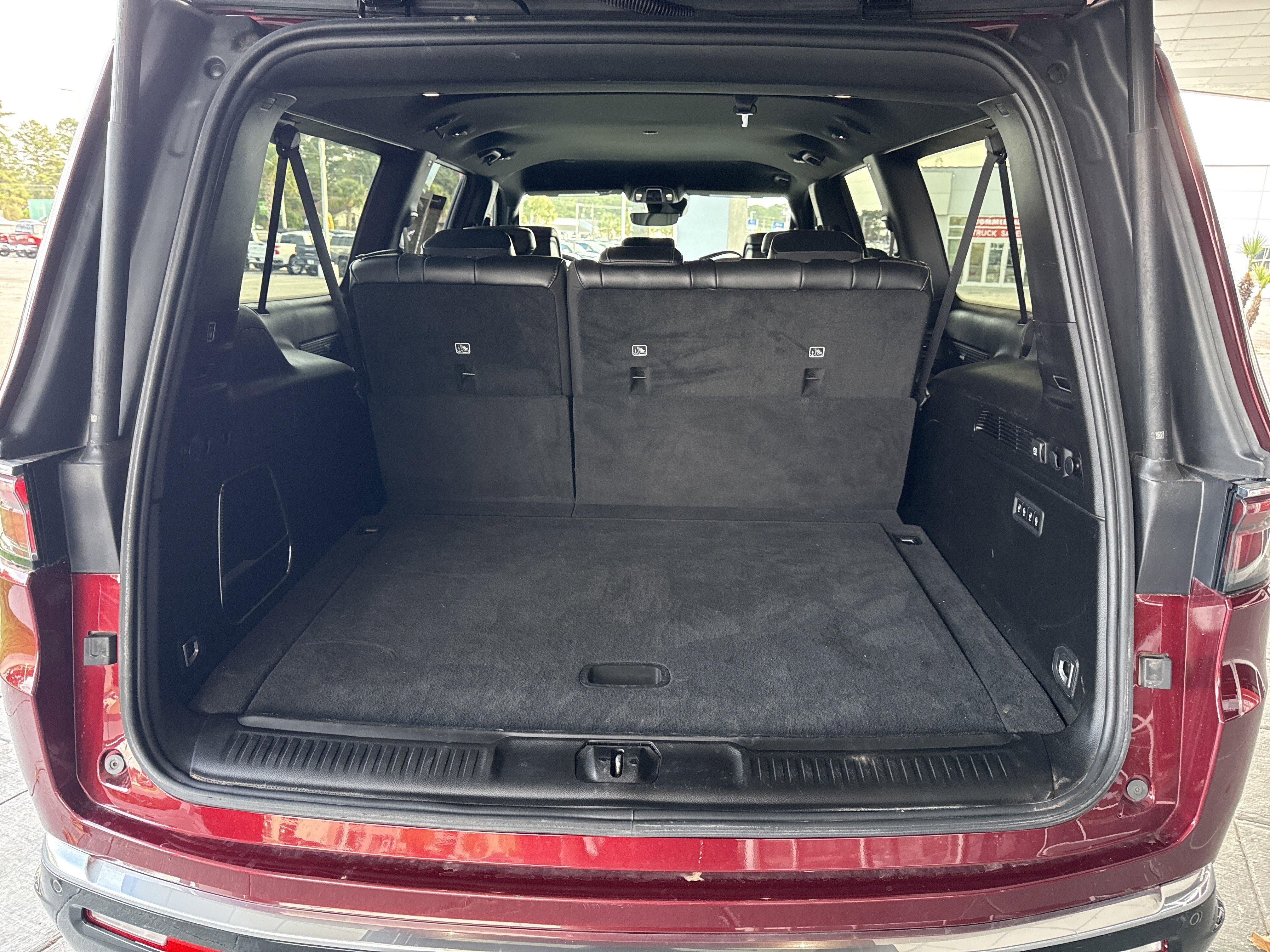 Used 2024 Jeep Wagoneer L image 35