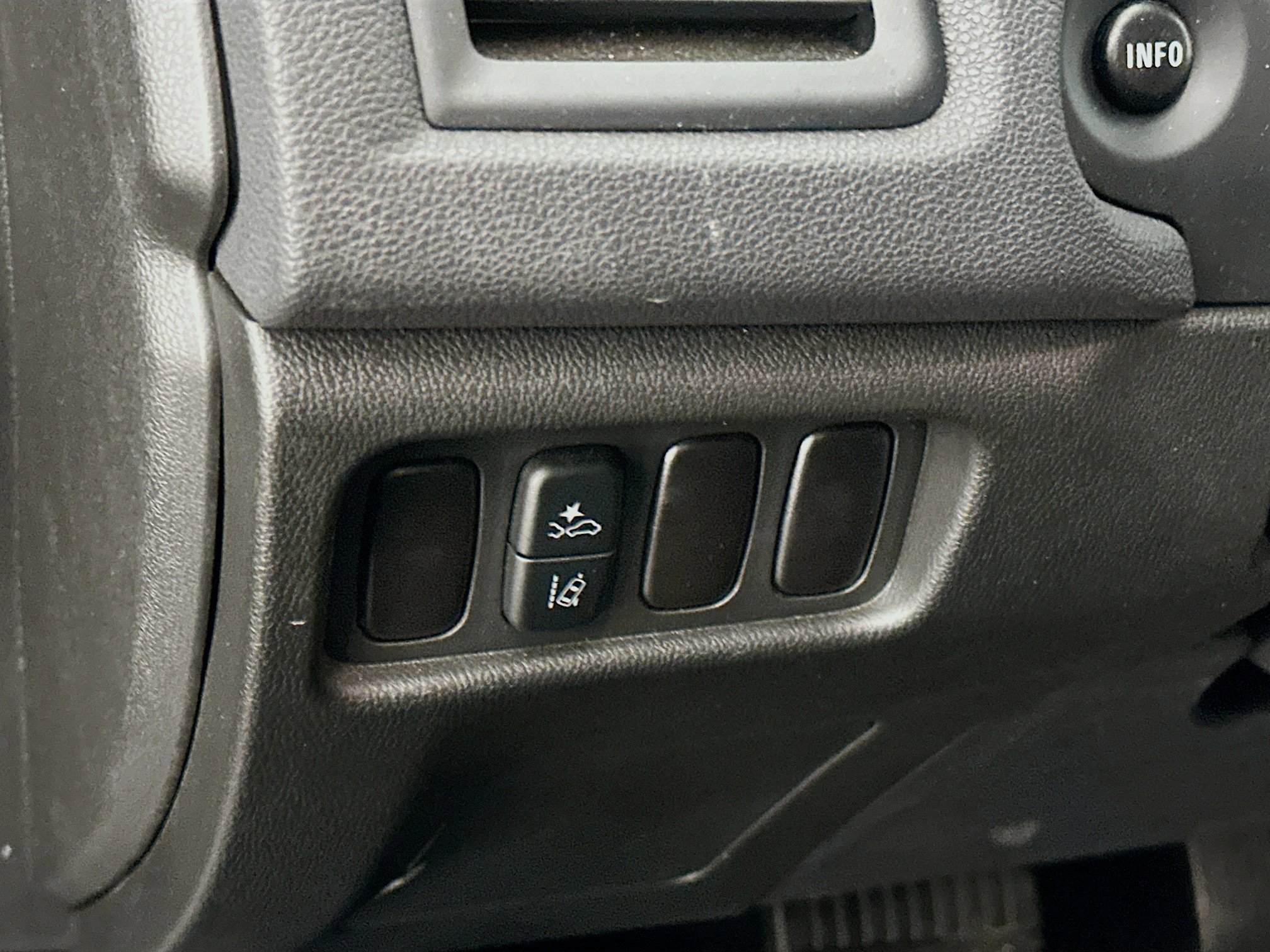 Used 2025 Mitsubishi Outlander Sport ES image 17