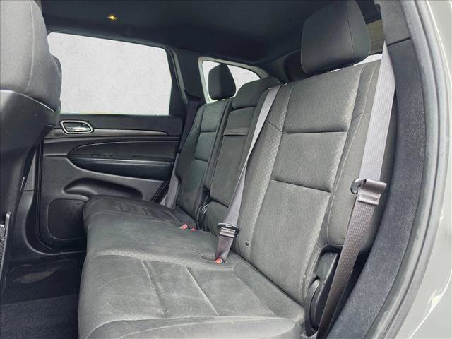 Used 2019 Jeep Grand Cherokee Laredo AWD/4WD image 18