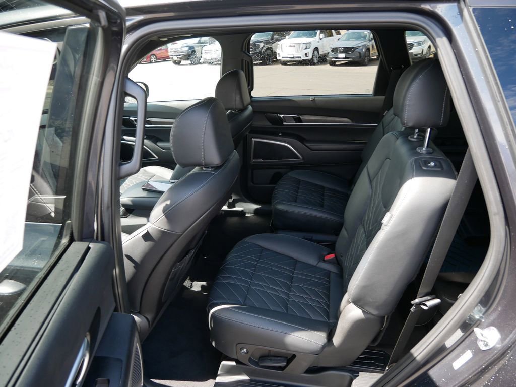 Used 2023 Kia Telluride EX X-Line image 11