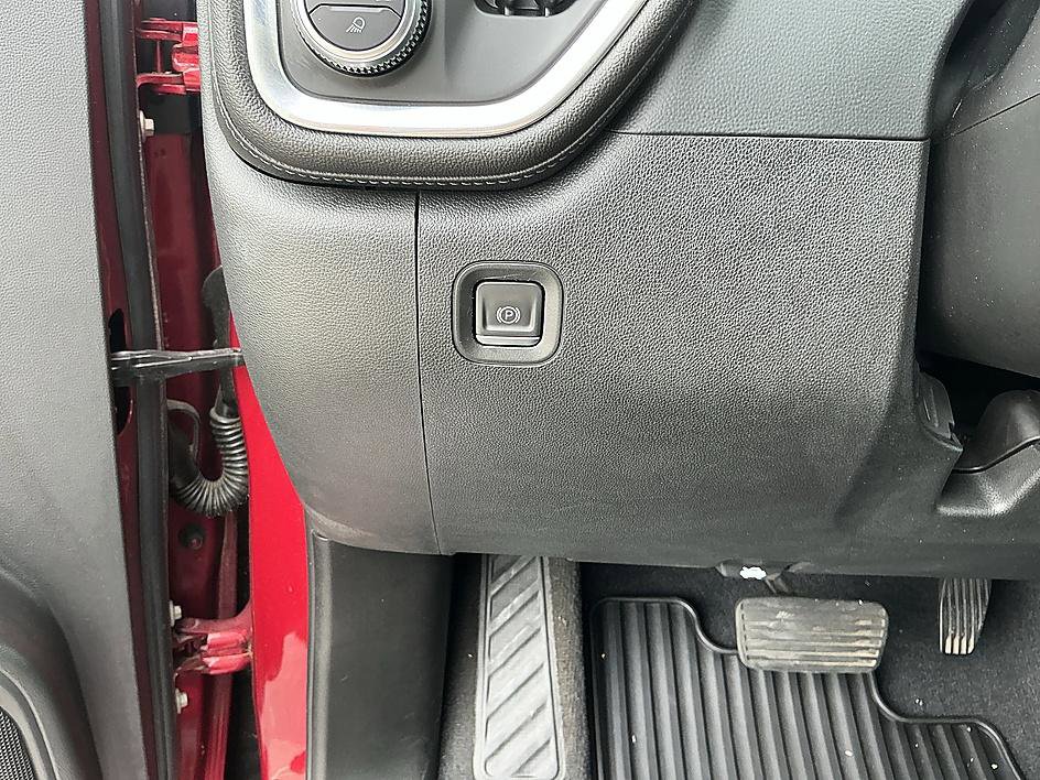 Used 2019 GMC Sierra 1500 SLT w/ SLT Premium Package AWD/4WD image 14