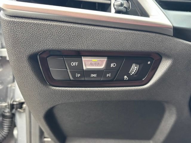 Used 2026 BMW 330i xDrive Sedan w/ Premium Package AWD/4WD image 16