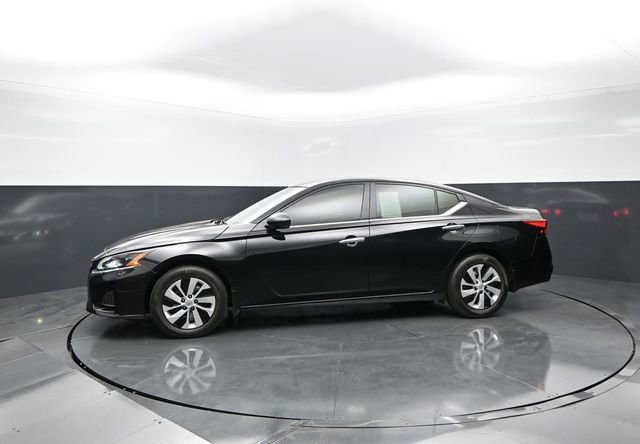 Used 2025 Nissan Altima 2.5 S FWD image 3