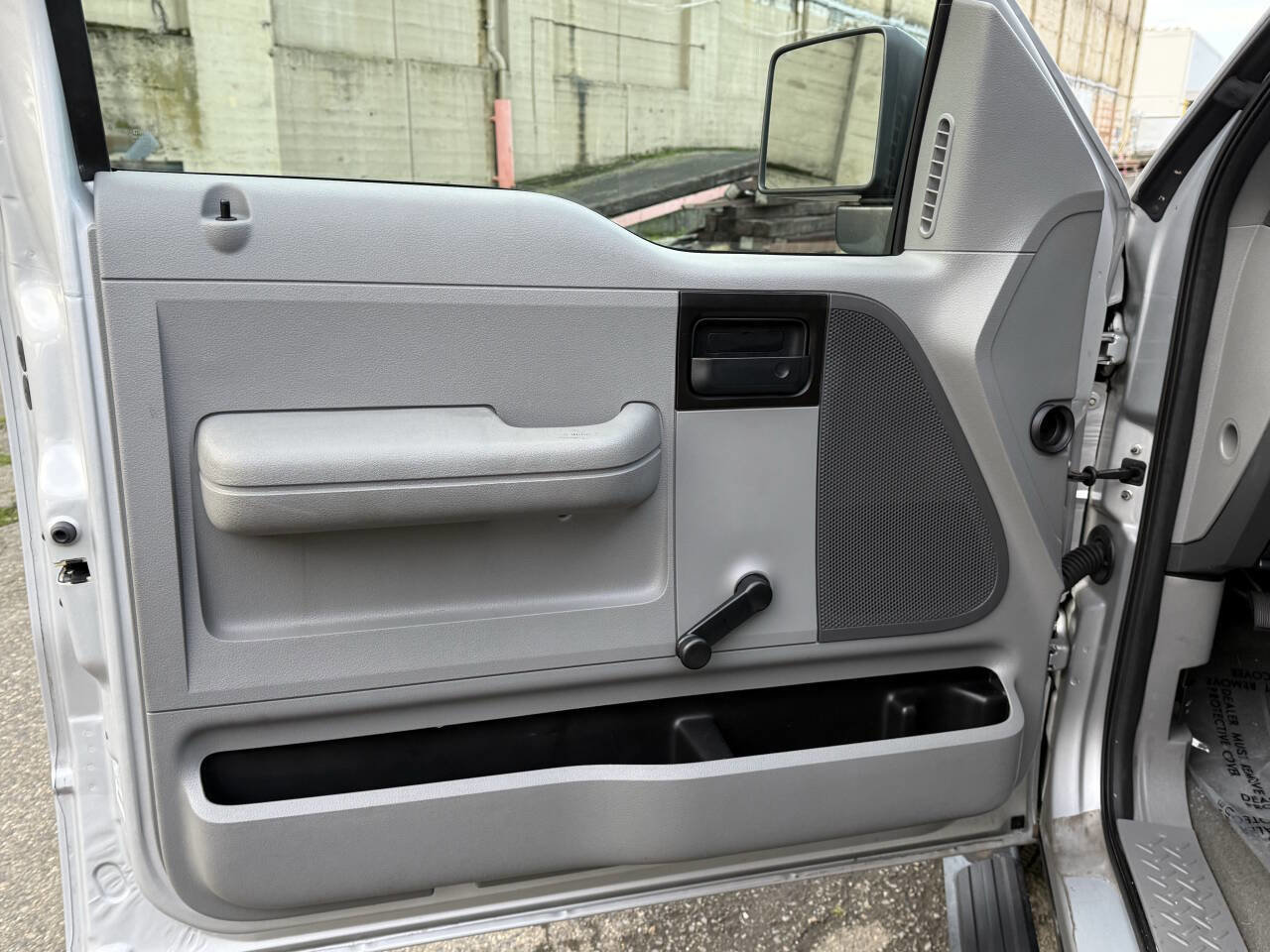 Used 2005 Ford F150 STX image 32