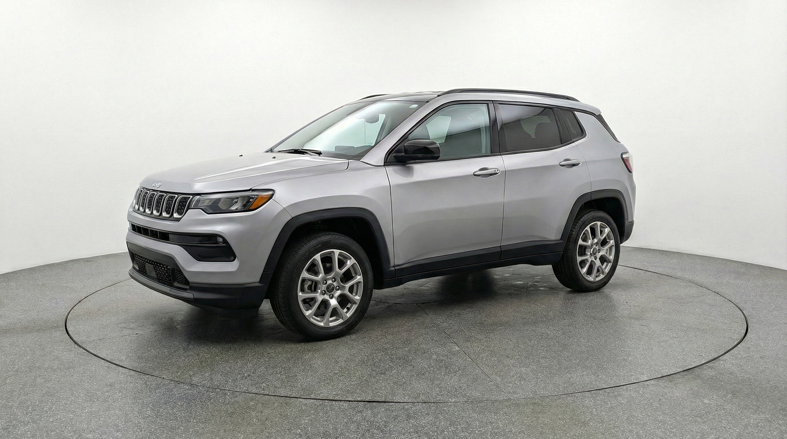 Used 2025 Jeep Compass Limited AWD/4WD image 3