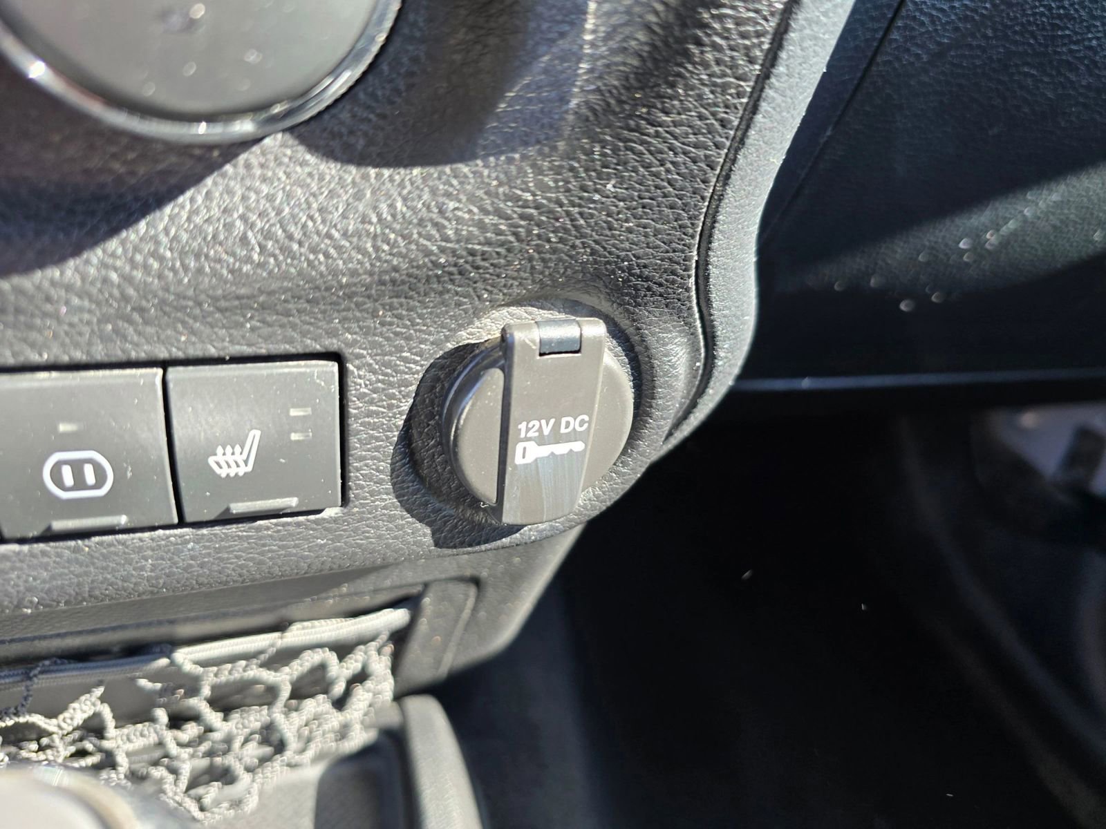 Used 2011 Jeep Wrangler Unlimited 70th Anniversary w/ Dual Top Group image 29