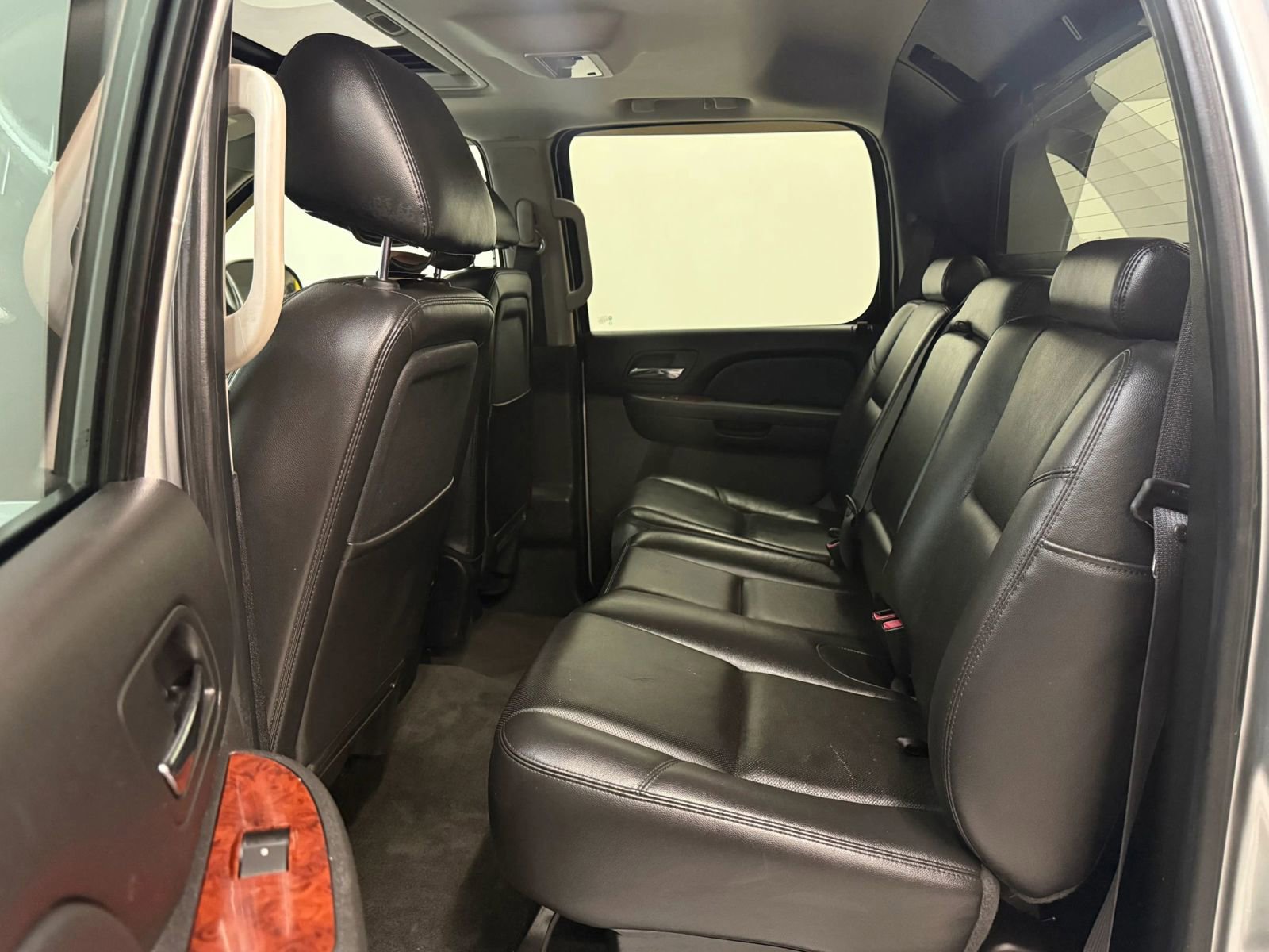 Used 2012 Chevrolet Avalanche LTZ image 18