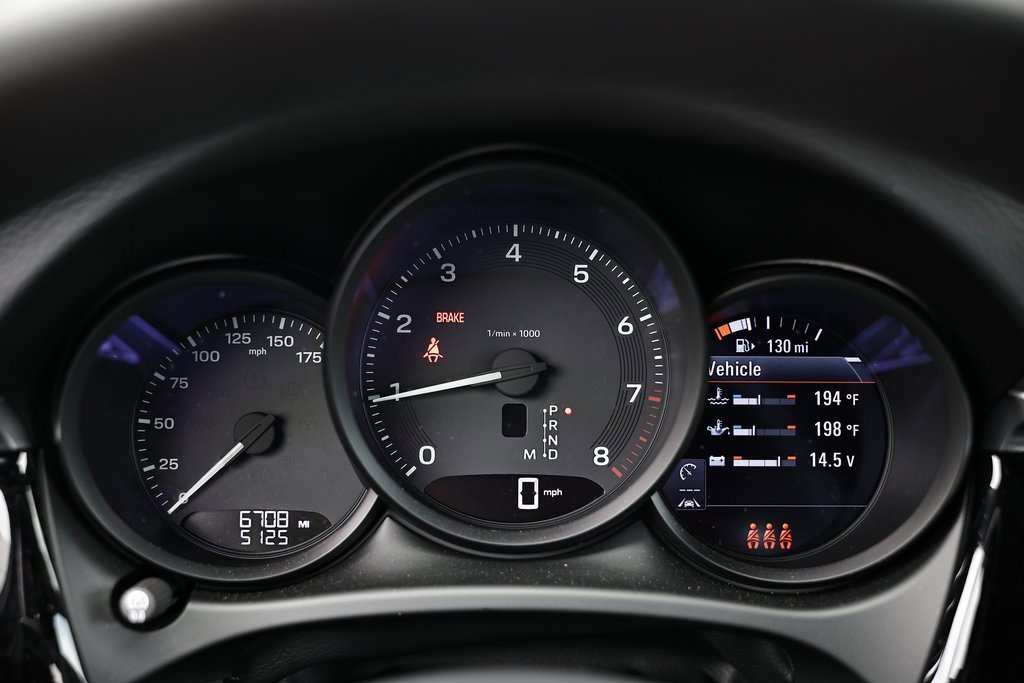 Certified 2024 Porsche Macan image 34