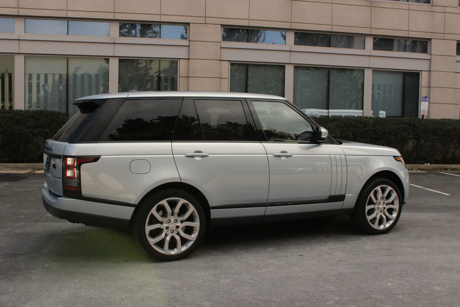 Used 2014 Land Rover Range Rover Supercharged AWD/4WD image 7