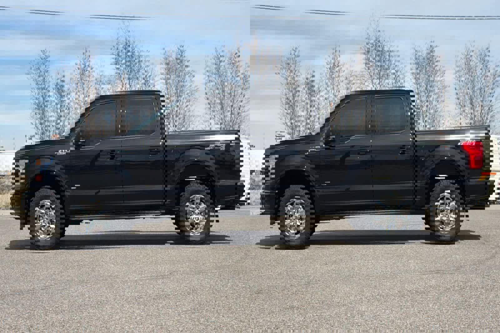 Certified 2017 Ford F150 XLT w/ Equipment Group 302A Luxury image 5