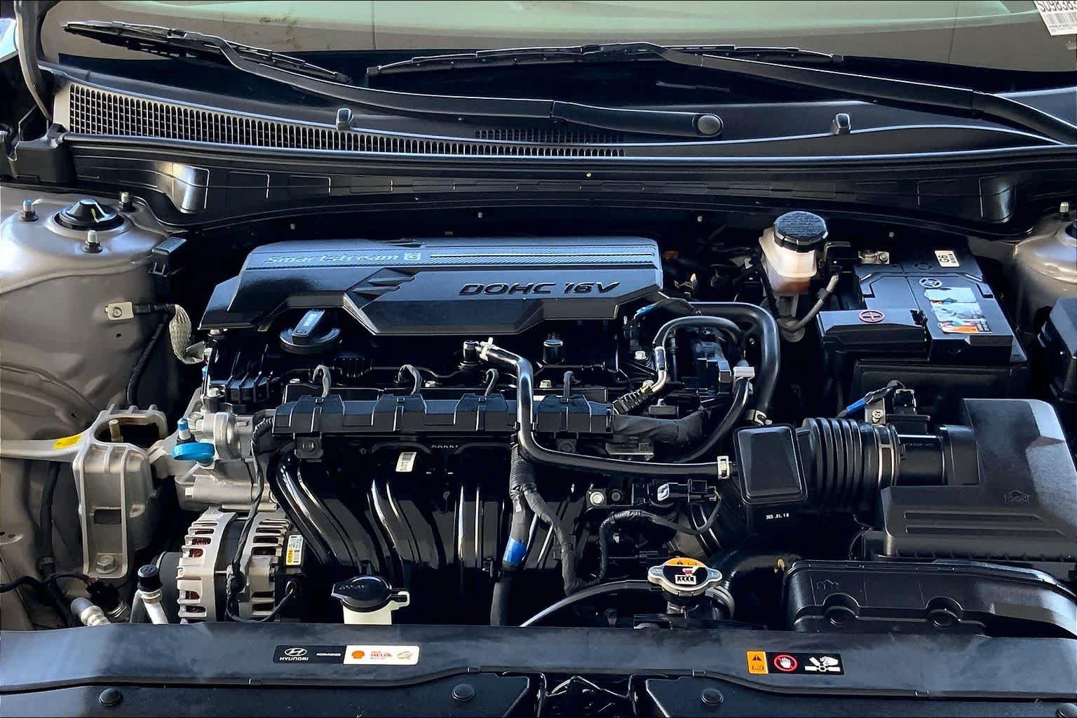 Used 2025 Hyundai Elantra Limited FWD image 32