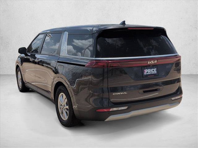 Used 2023 Kia Carnival LX FWD image 8