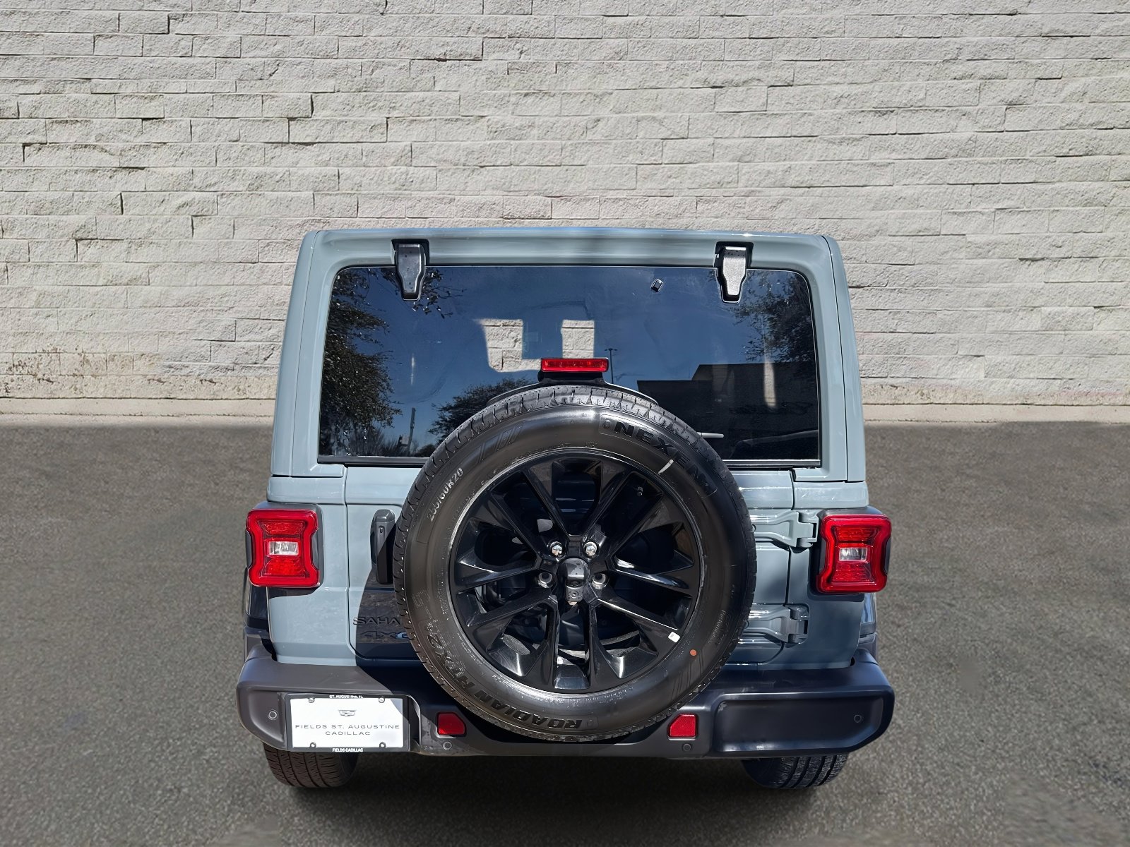 Used 2025 Jeep Wrangler Sahara w/ Safety Group image 6