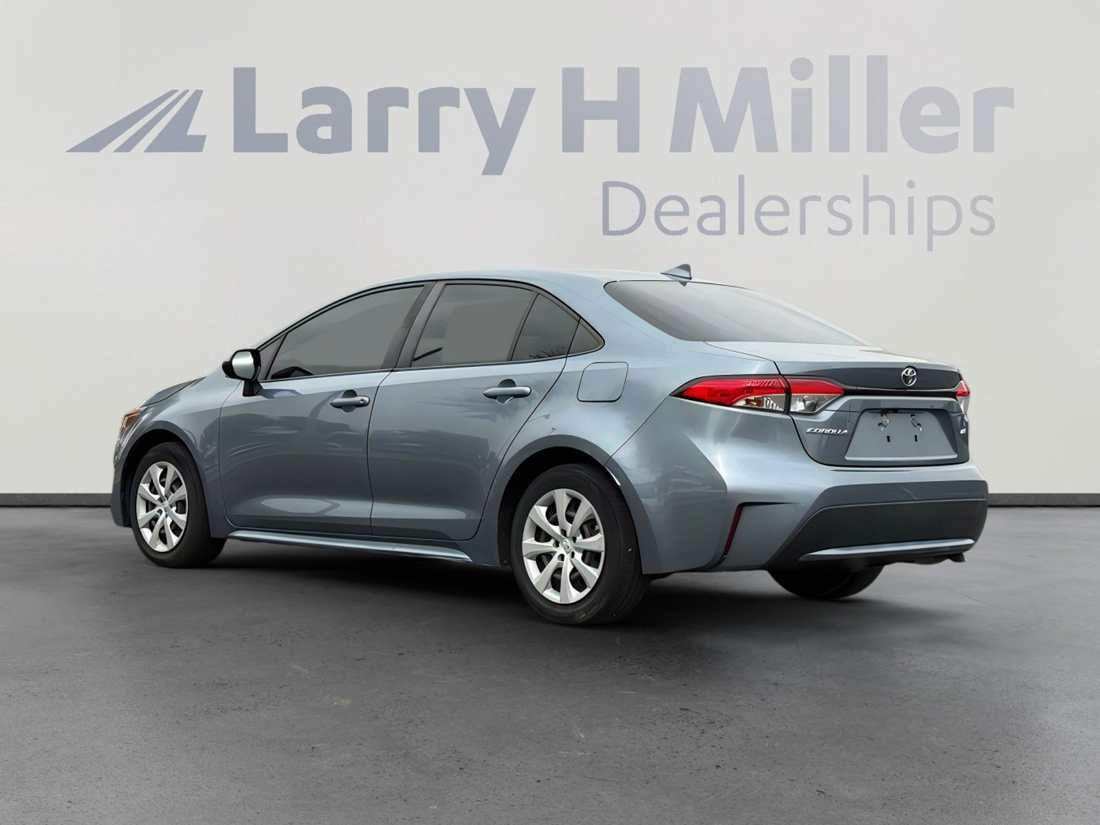 Used 2021 Toyota Corolla LE w/ Carpet Mat Package (TMS) image 3