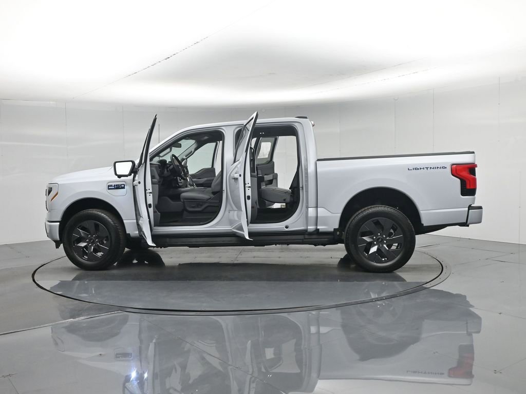 New 2025 Ford F150 Lightning Flash AWD/4WD image 36