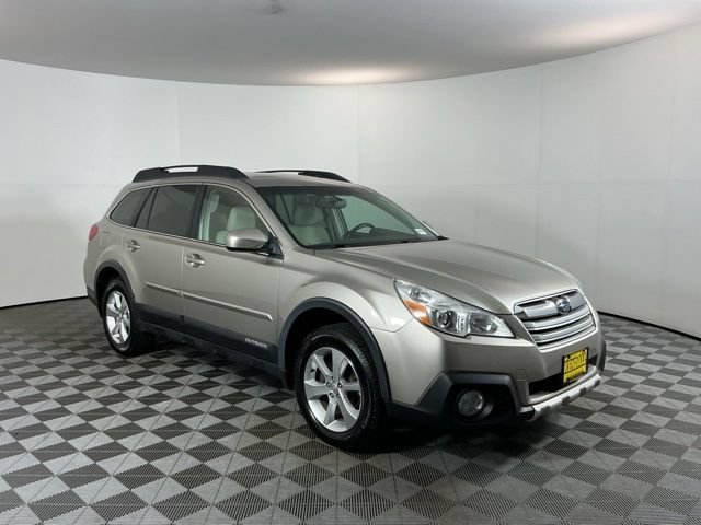 Used 2014 Subaru Outback 2.5i Limited w/ Moonroof Package AWD/4WD image 3
