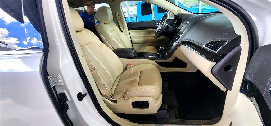 Used 2018 Lincoln MKT AWD w/ Technology Package image 22