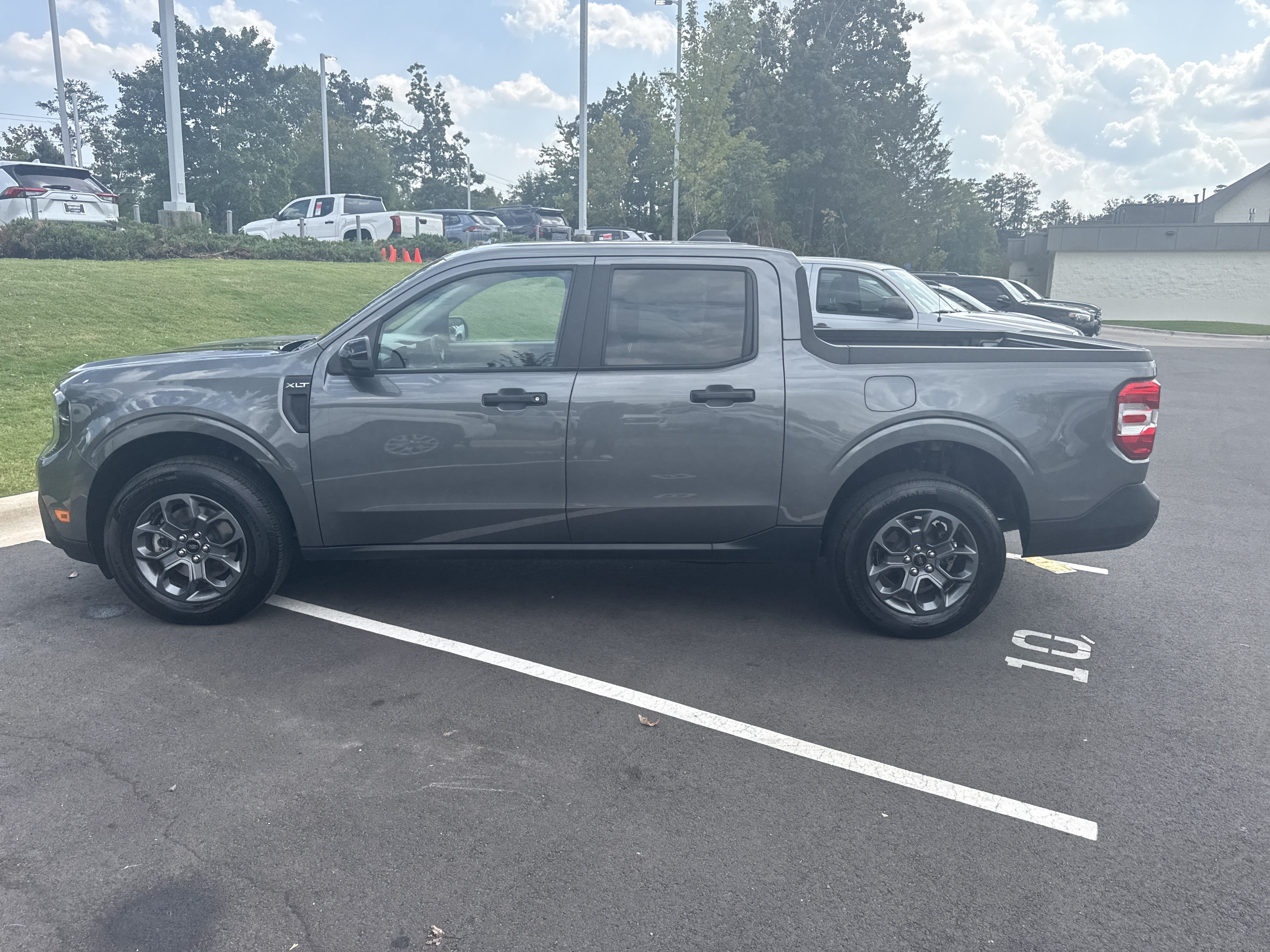 Used 2025 Ford Maverick XLT w/ XLT Luxury Package AWD/4WD image 7