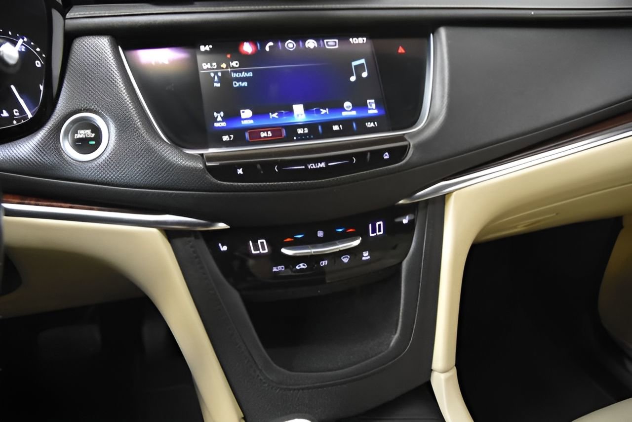 Used 2017 Cadillac XT5 Luxury w/ Driver Awareness Package image 25
