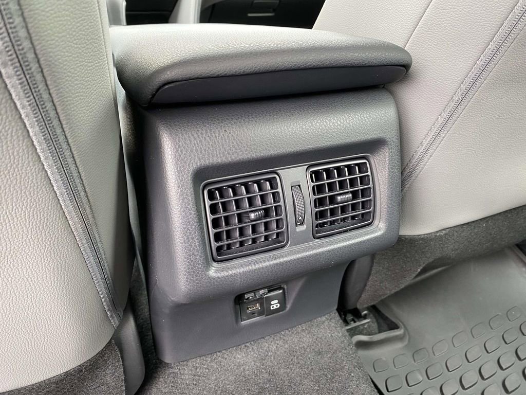 Used 2026 Toyota Camry SE FWD image 11
