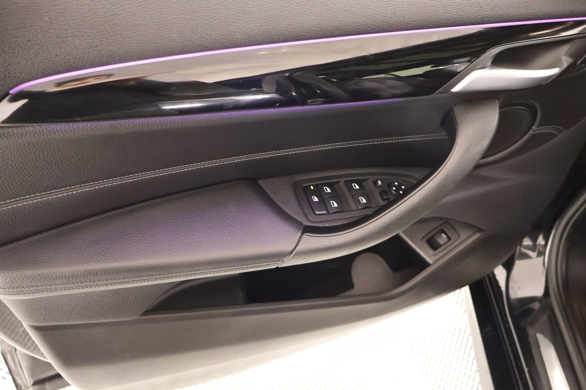 Used 2023 BMW X2 sDrive28i w/ M Sport Package image 16