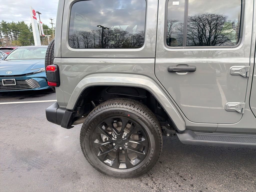 Used 2021 Jeep Wrangler Unlimited Sahara w/ Cold Weather Group AWD/4WD image 4