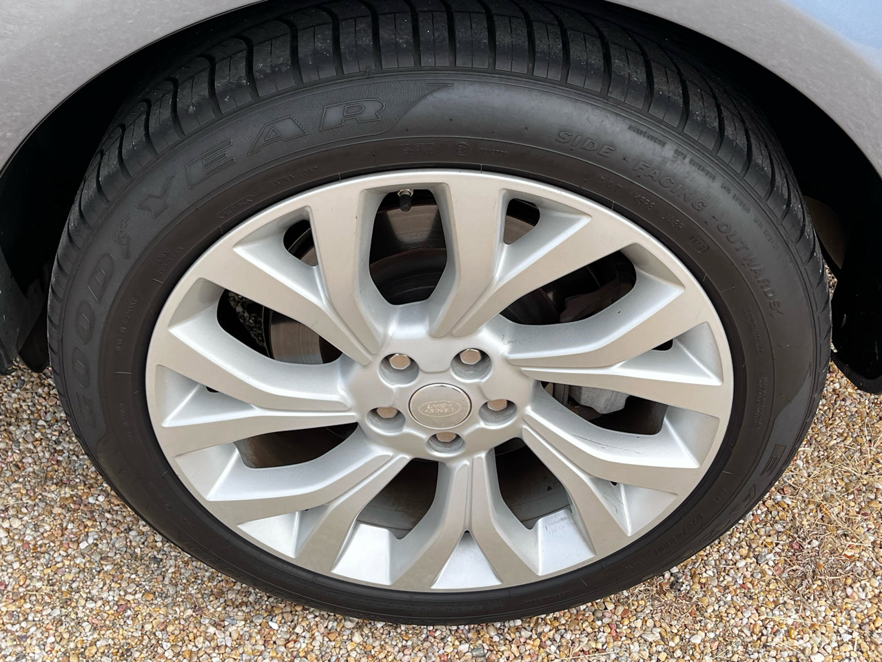 Used 2019 Land Rover Range Rover HSE image 15
