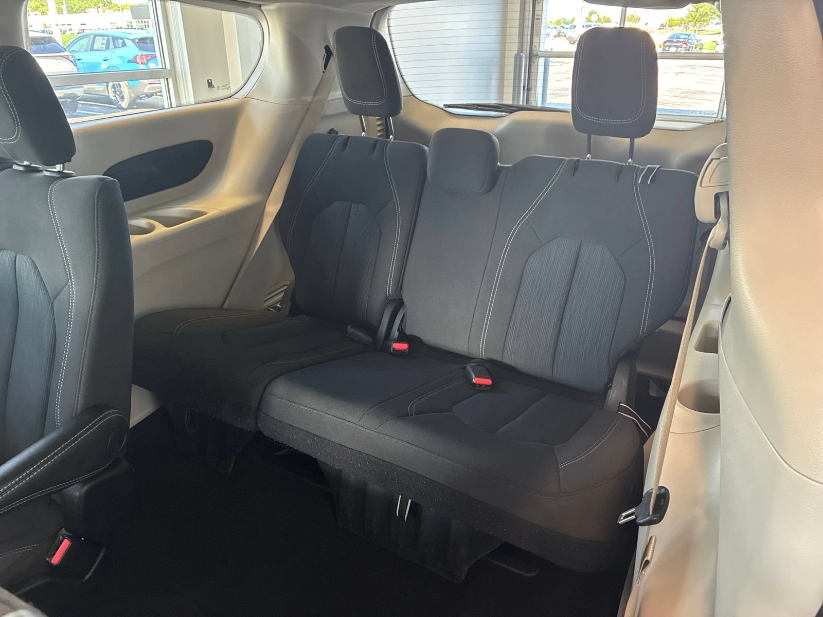 Used 2023 Chrysler Voyager LX FWD image 13