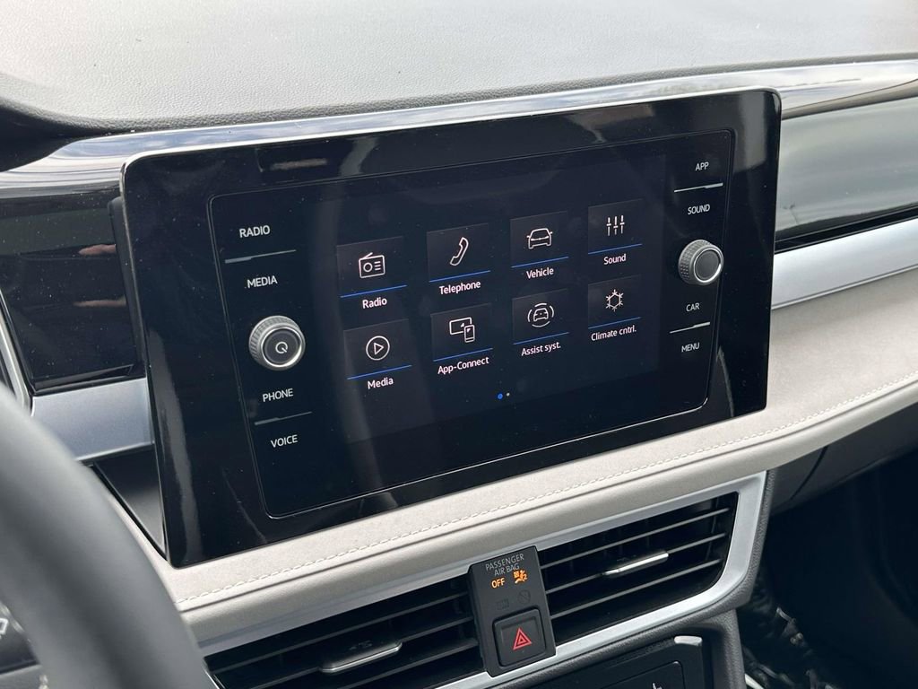 New 2025 Volkswagen Taos SE AWD/4WD image 19