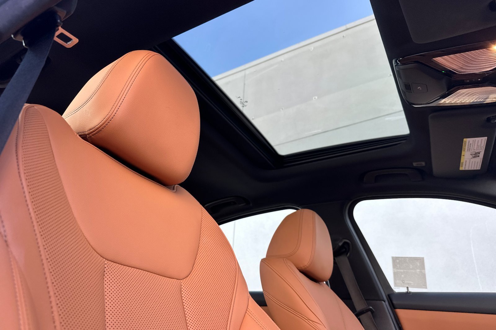 Used 2024 BMW 330e w/ Convenience Package RWD image 15