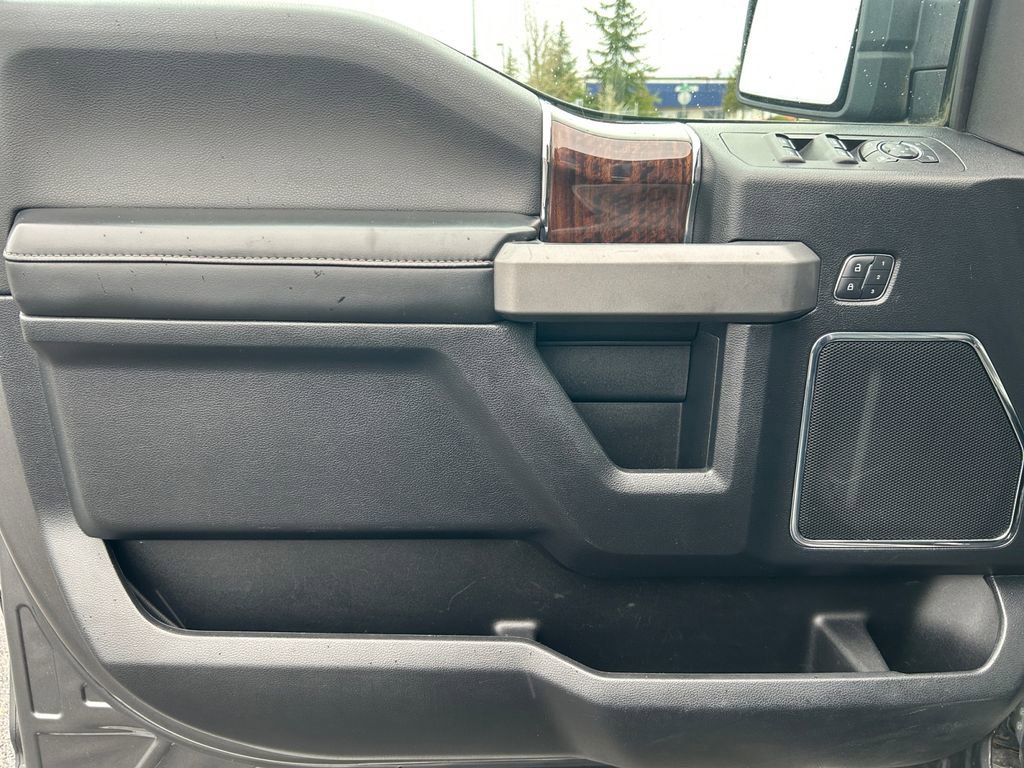 Used 2016 Ford F150 Platinum w/ Equipment Group 701A Luxury image 22