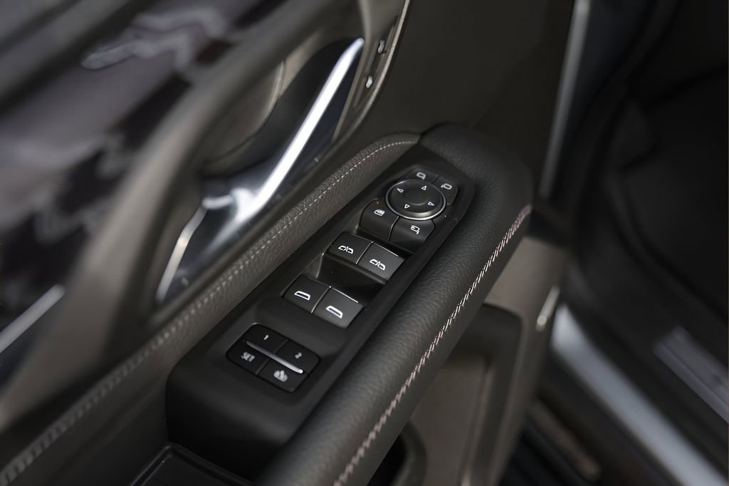 Used 2024 GMC Yukon Denali image 24