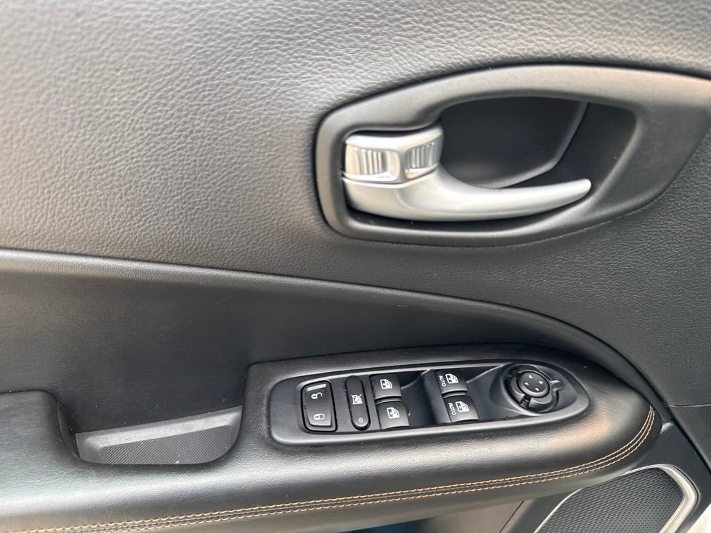 Used 2020 Jeep Compass Limited w/ Advanced Safety Group AWD/4WD image 21