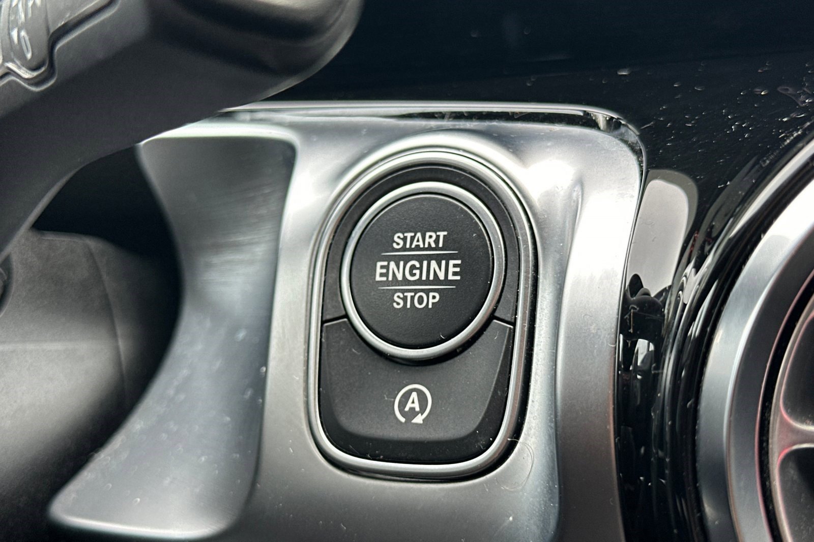 Certified 2023 Mercedes-Benz GLB 250 4MATIC image 33