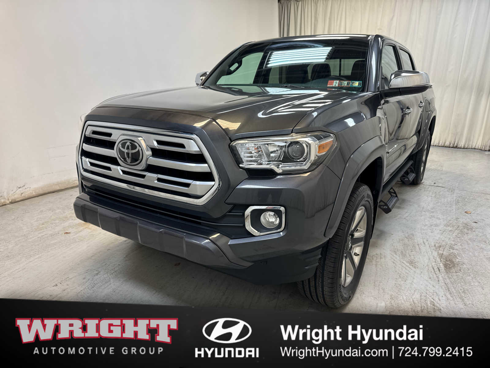 Used 2018 Toyota Tacoma Limited image 3