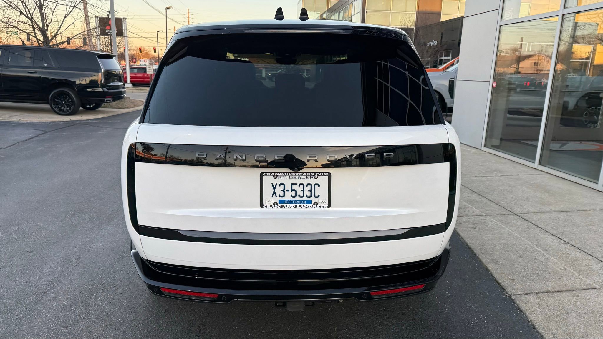 Used 2025 Land Rover Range Rover SE image 4