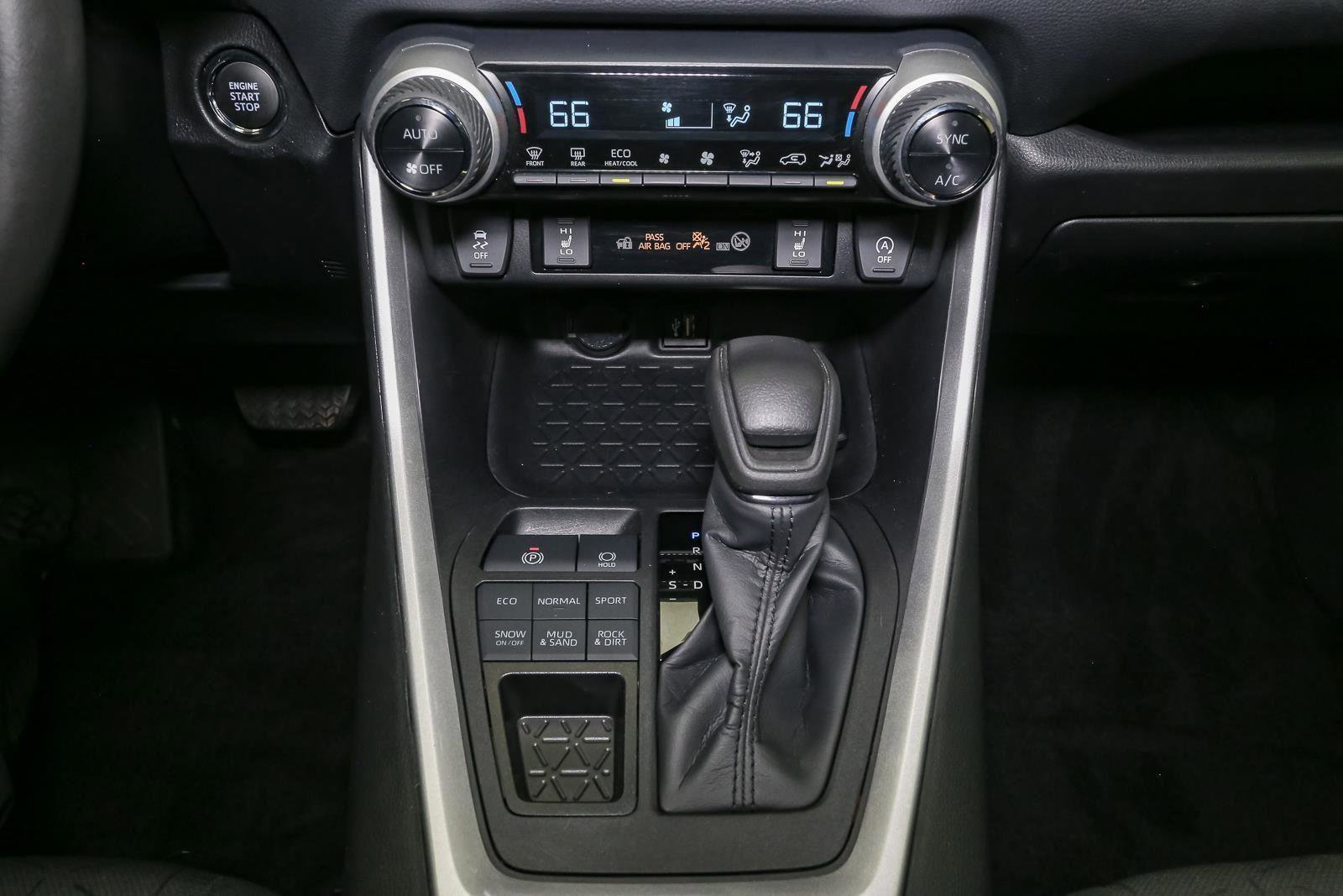 Used 2024 Toyota RAV4 XLE w/ Convenience Package image 32