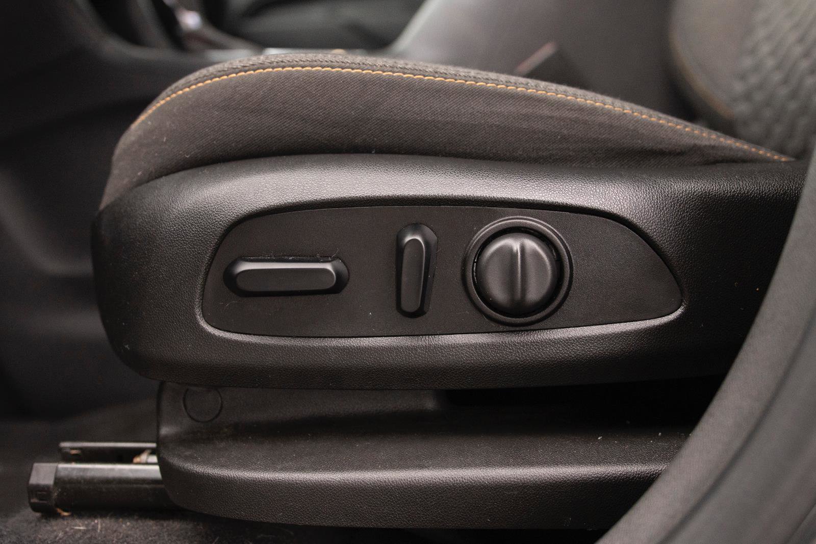 Used 2021 Chevrolet Equinox LT image 12