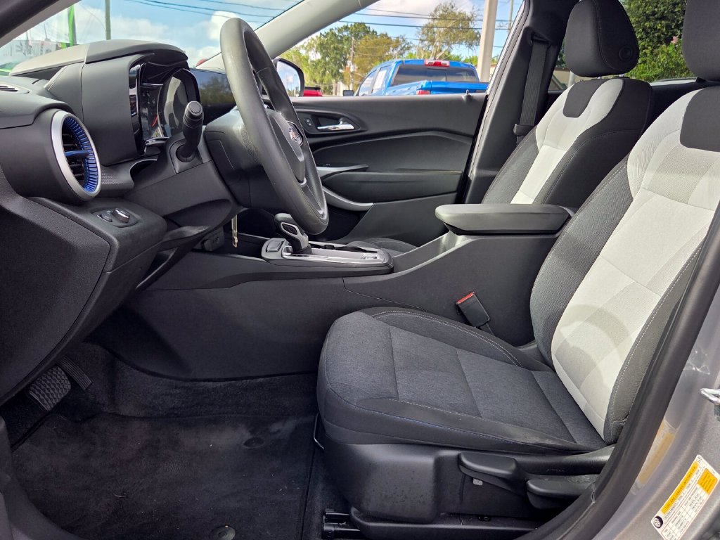 Certified 2024 Chevrolet Trax LS w/ LS Convenience Package FWD image 12