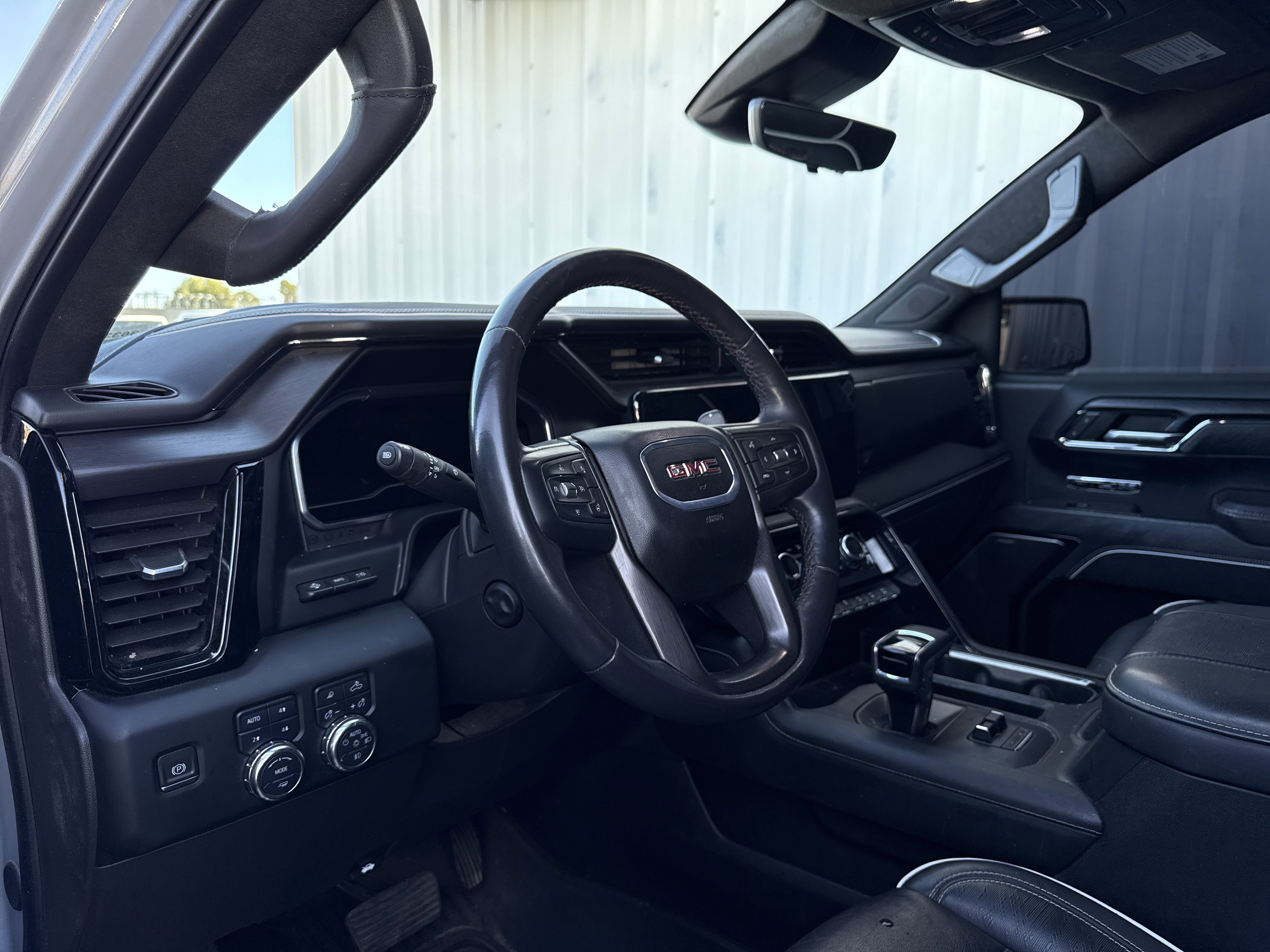 Used 2024 GMC Sierra 1500 AT4X image 18
