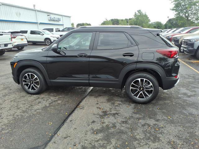 Used 2024 Chevrolet TrailBlazer LT w/ LT Cold Weather Package AWD/4WD image 8