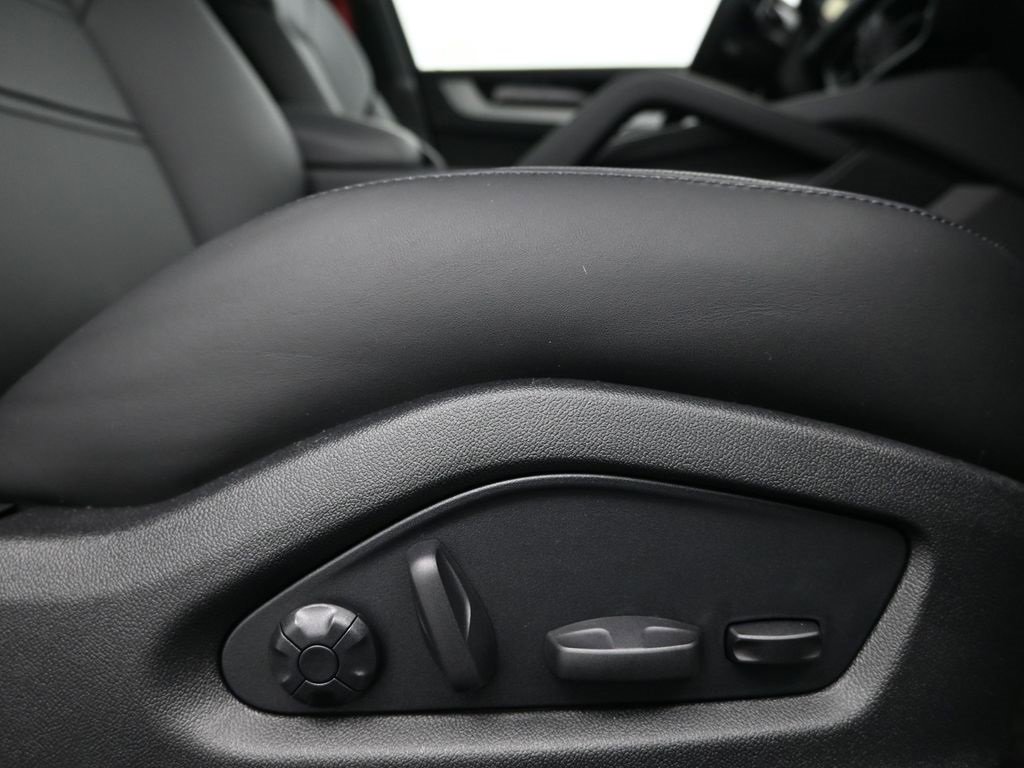 New 2026 Porsche Cayenne Coupe image 15