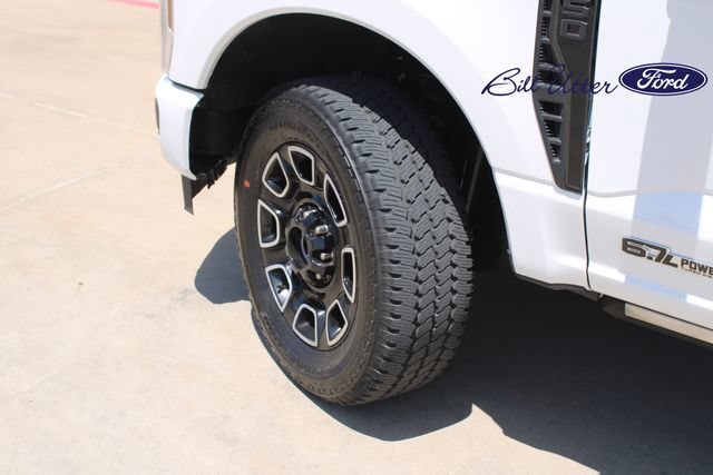 Used 2025 Ford F250 Platinum w/ FX4 Off-Road Package AWD/4WD image 9